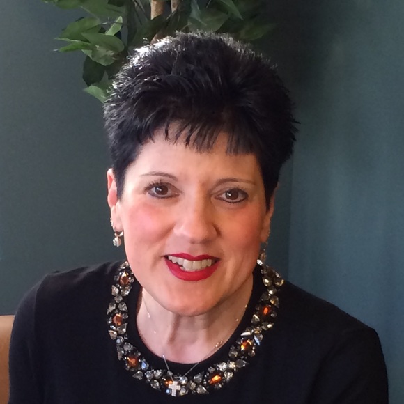 Meet your Posher, Annette - Picture 1 of 1